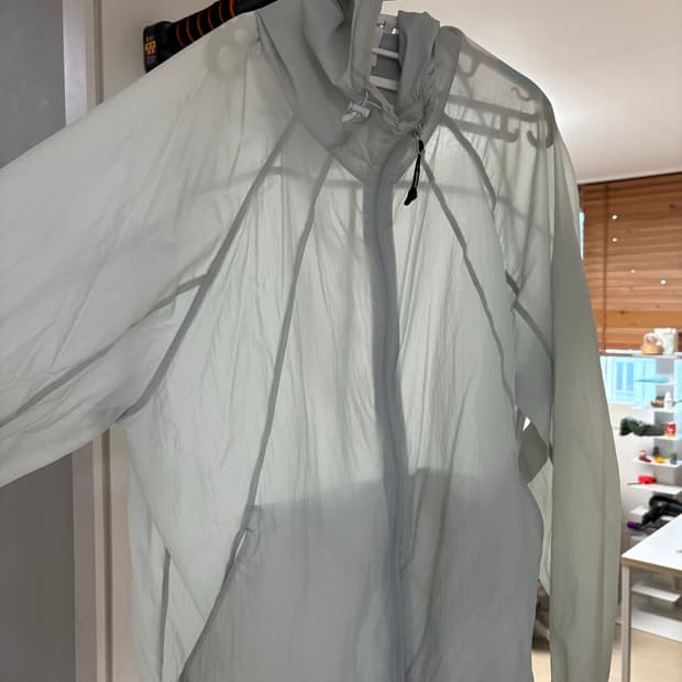 어반디타입 바람막이