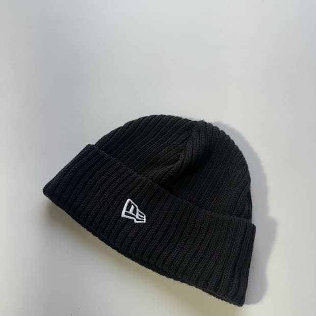 OS 뉴에라 블랙 기본로고 숏비니 남여공용