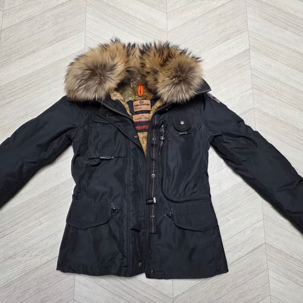 파라점퍼스 마스터피스 블랙 패딩 여성 XS. 85