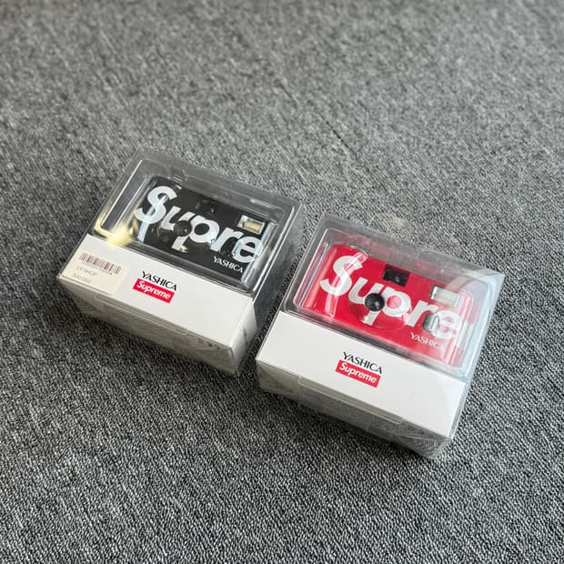 슈프림 야시카 카메라 레드