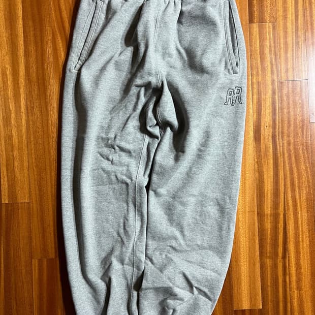 에센스룸 리저렉션 스웻팬츠