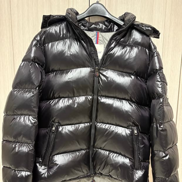 Moncler Maya 후드 쇼트 다운 재킷
