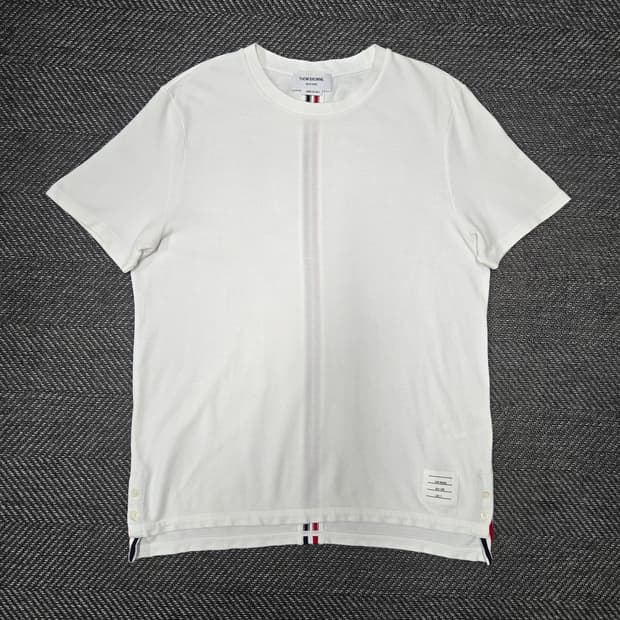 톰브라운 백삼선 반팔 티셔츠 MJS056A 00050 100