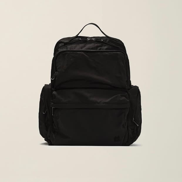 EE POCKET BACKPACK (MEDIUM) BLACK