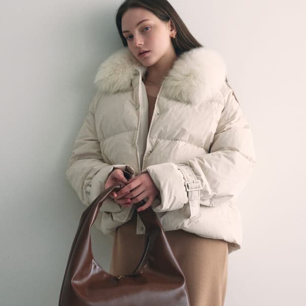 어다울 폭스퍼 숏패딩 아이보리