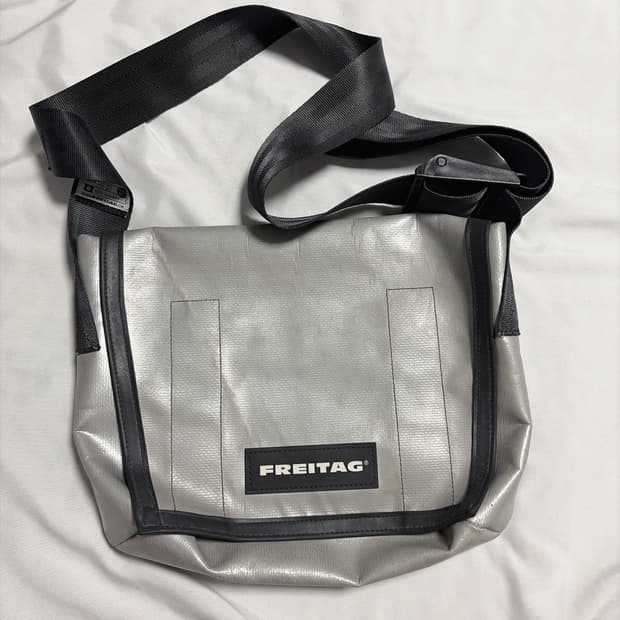 프라이탁 라씨 실버