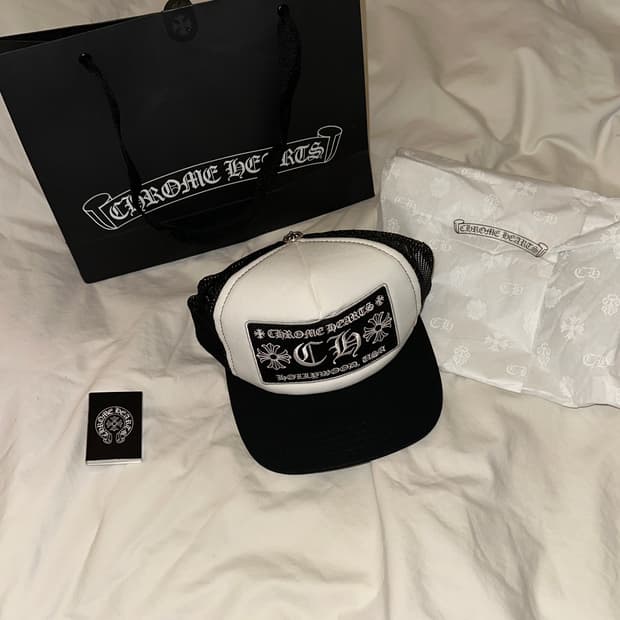 크롬하츠 CH 할리우드 트러커햇 블랙 화이트 