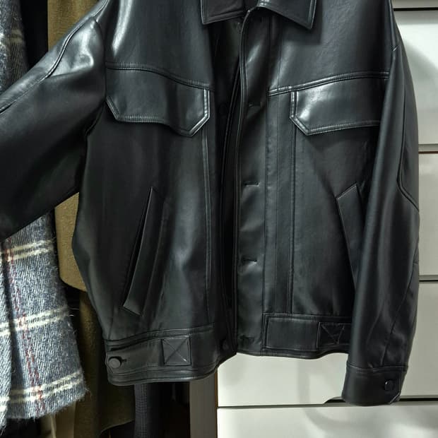 시스템옴므 블랙 가죽자켓 (페이크레더)