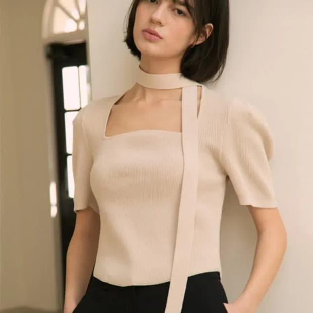 온앤온 스퀘어넥 풀오버
