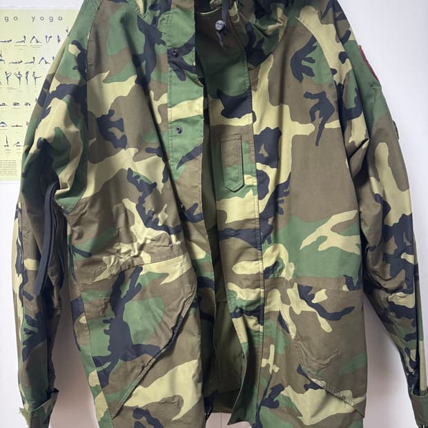 우드랜드 미군 정품 바람막이 팝니다(고어텍스)