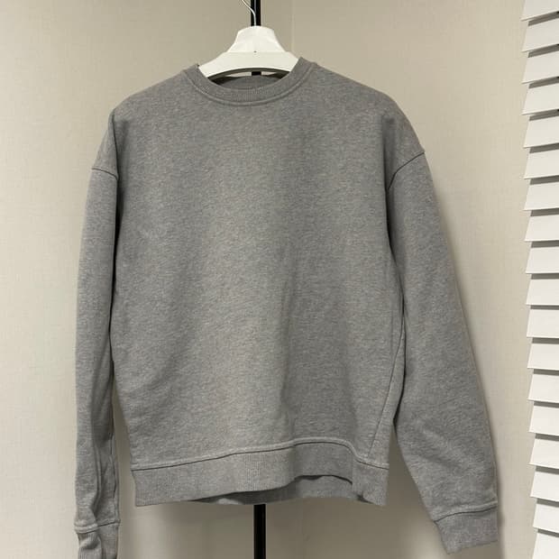 MOYEN 그레이 스웻셔츠