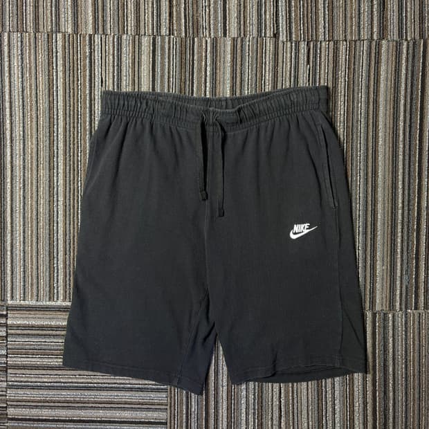 나이키 블랙 스우시 쇼츠