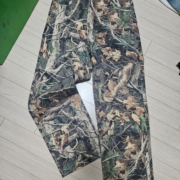 엑스트라오디너리 리얼트리팬츠 M 팝니다