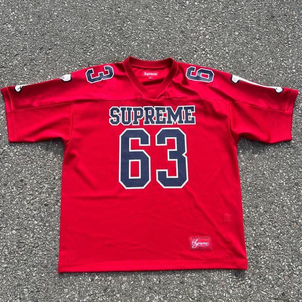 25fw 슈프림 본즈 풋볼 저지티 M