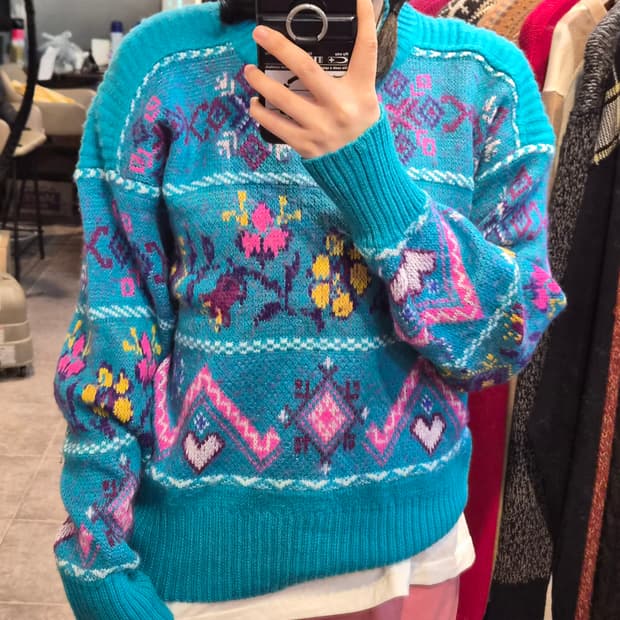 [NO.9] 포인트 배색 빈티지 니트