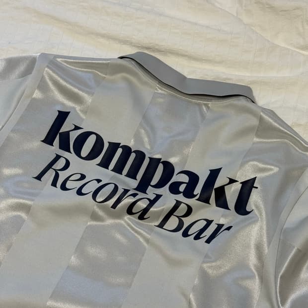 엄브로 콤팩트레코드바 콜라보 져지 100(L)