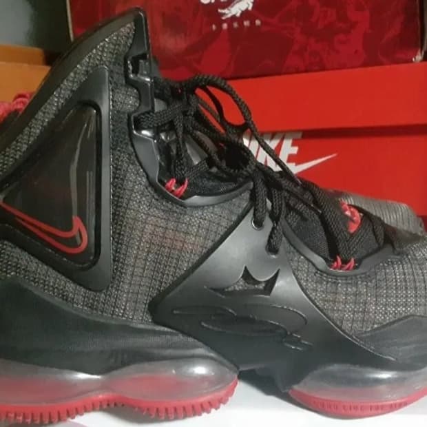 [270] 나이키 르브론19 브레드