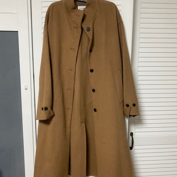 스튜디오 톰보이 카멜 코트