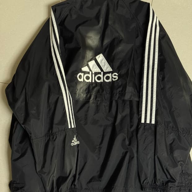 아디다스 빈티지 바람막이 블랙
