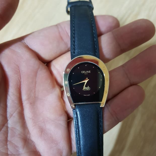 셀린느 말굽시계 판매합니다
