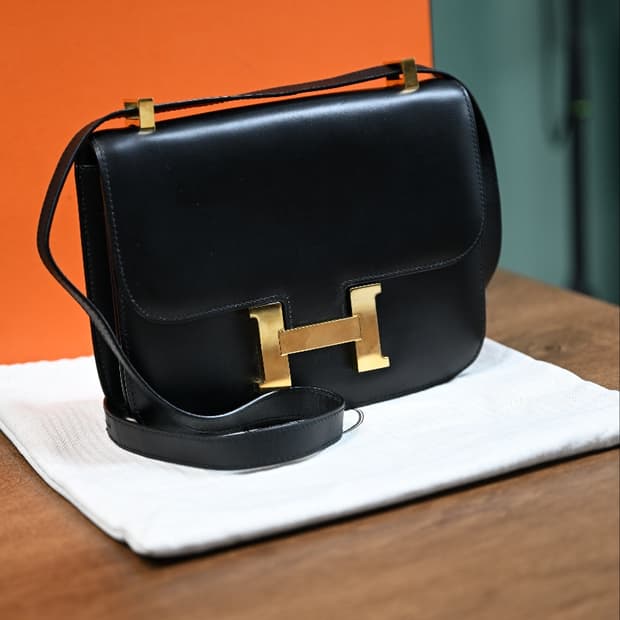 에르메스 블랙 숄더백 금장 H로고