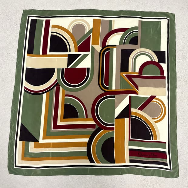 크리스찬 디올(Dior) 기하학 패턴 실크 스카프