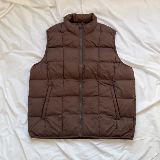 유니클로 퍼프테크 베스트 브라운 XL