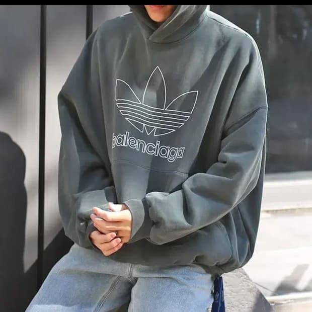 발렌시아가 아디다스 다크그린 후드