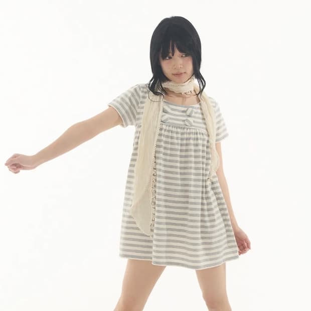 익스파이어드걸 Emily Button Top Stripe