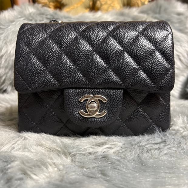 샤넬 클래식 뉴미니 캐비어 은장(17번대)