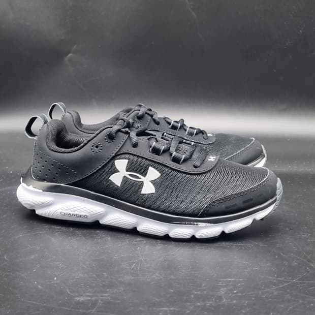 언더아머 차지드 어서트8 운동화235