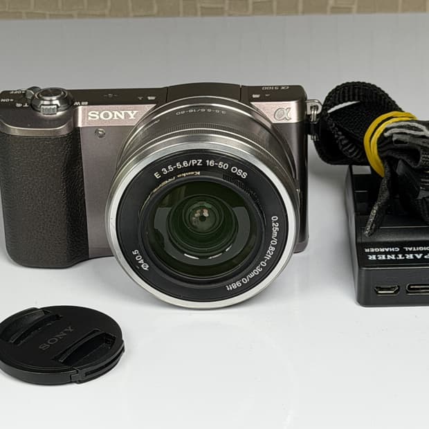소니 A5100 브라운 미러리스 카메라