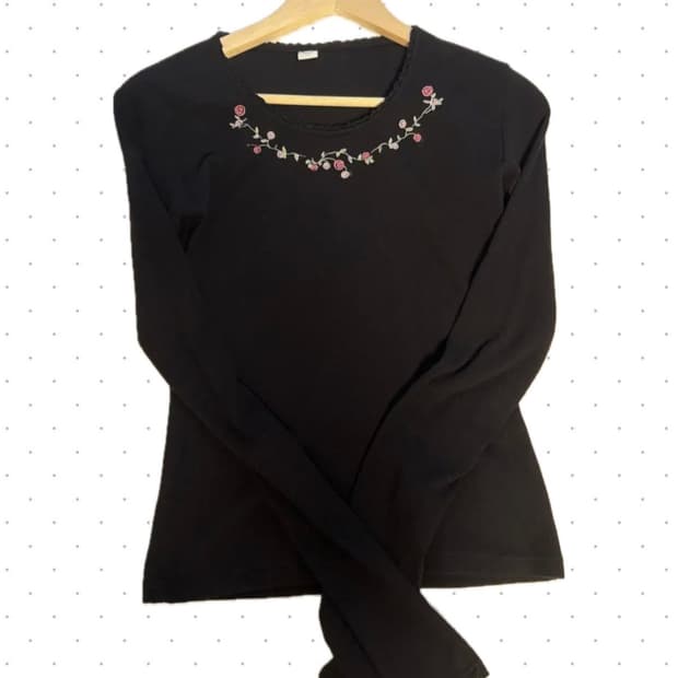 시눈 티셔츠 Rose Flower Slim T-Shirt (Black)