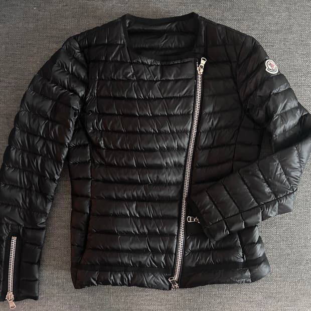 몽클레어 경량패딩 자켓