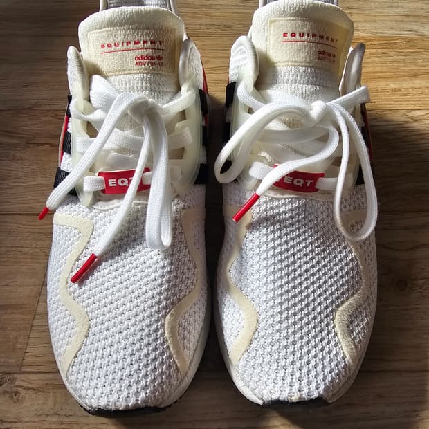 아디다스 EQT ADV