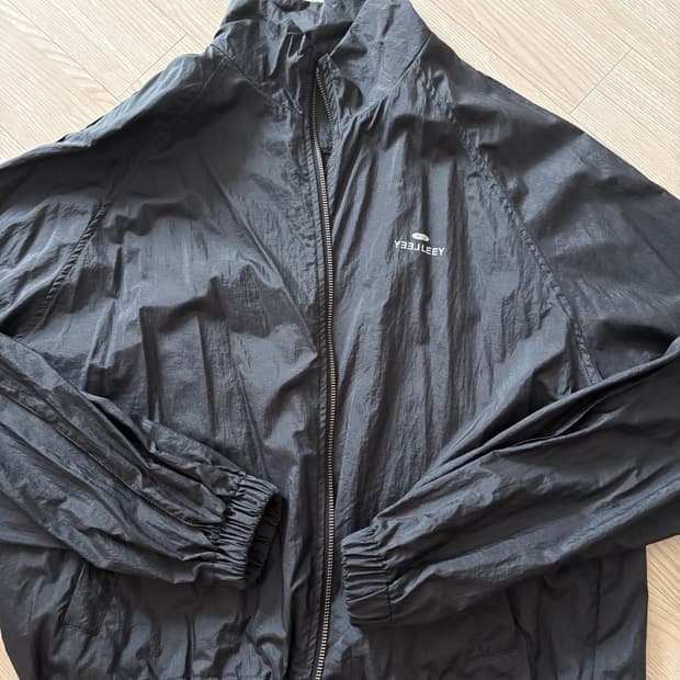 Leey 바람막이 