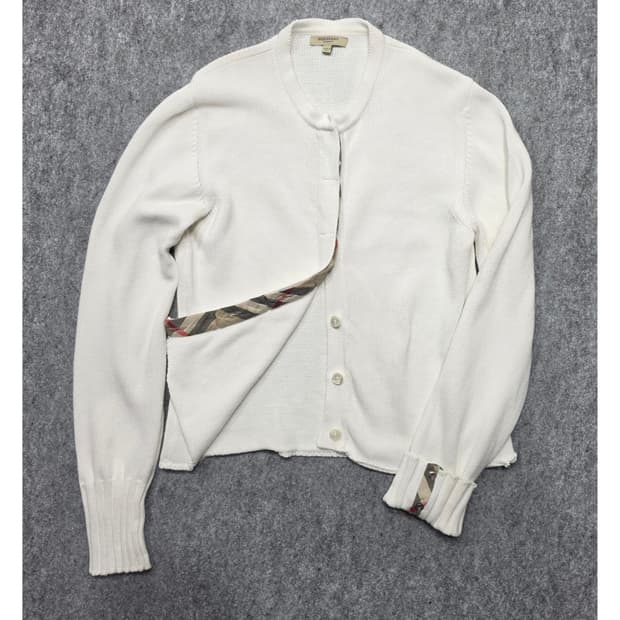 버버리 빈티지 노바 체크 트림 소매 버튼 라운드넥 니트 가디건 M