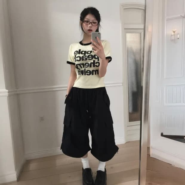 애플 배색 반팔 티셔츠