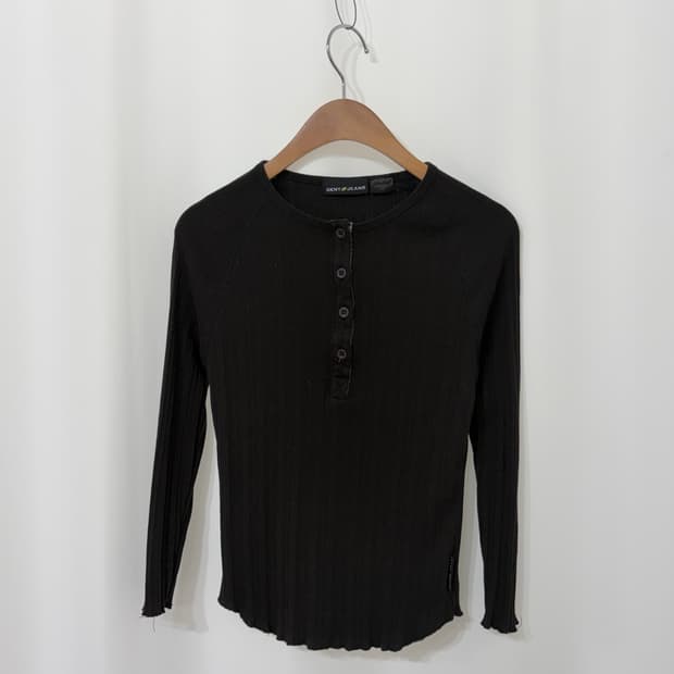 DKNY JEANS pullover sleeve