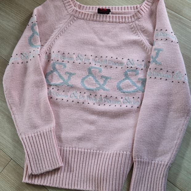 핑키앤다이안 빈티지 핑크 오프숄더 니트