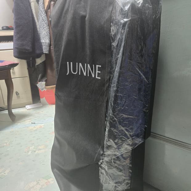 준느 J40 레더 S사이즈 팝니다