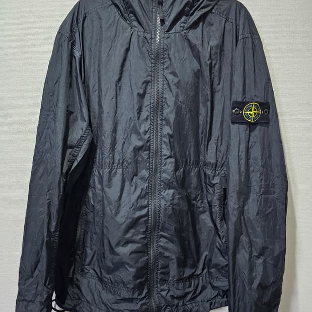 정품 23SS 스톤아일랜드 크링클랩스 나일론 가먼트 다이 후드 자켓100