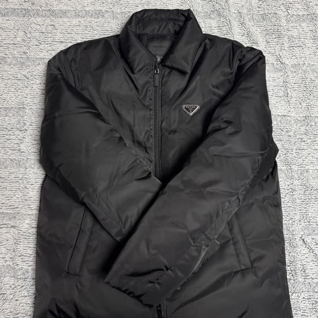 프라다 리나일론 다운 자켓 패딩 M