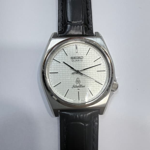 SEIKO SilverWave 7121-8010Patterned Dial