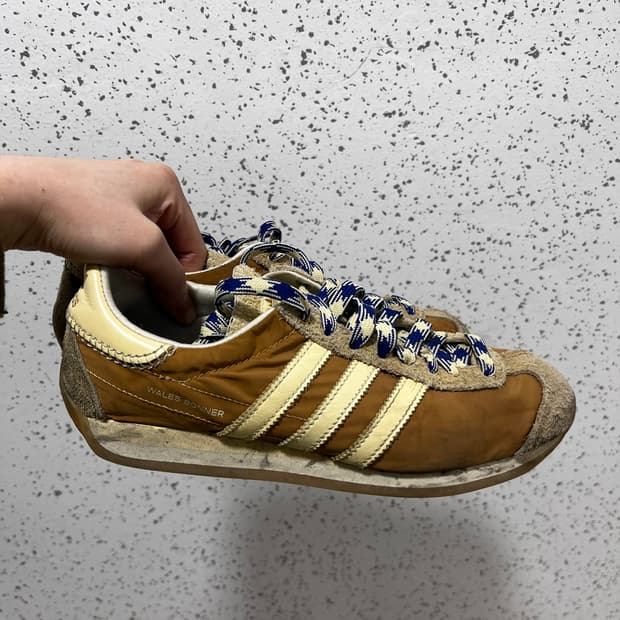 아디다스x웨일스 보너 컨트리메사 245