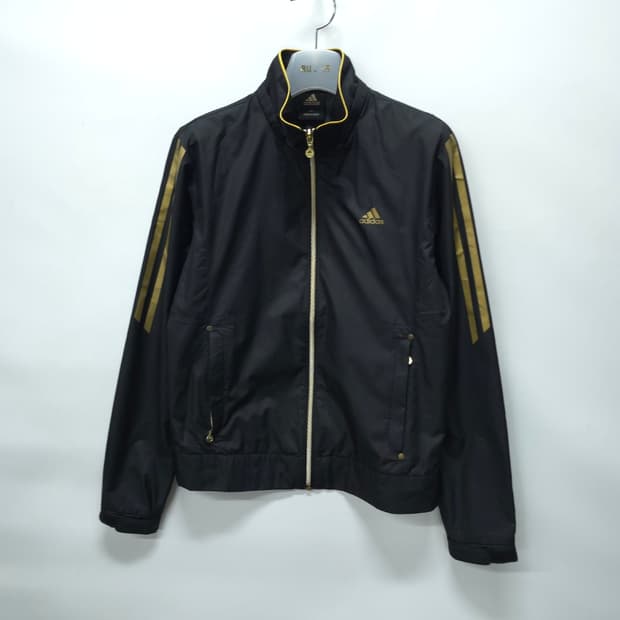 아디다스 여성 블랙 & 골드 윈드브레이커 (55~66)