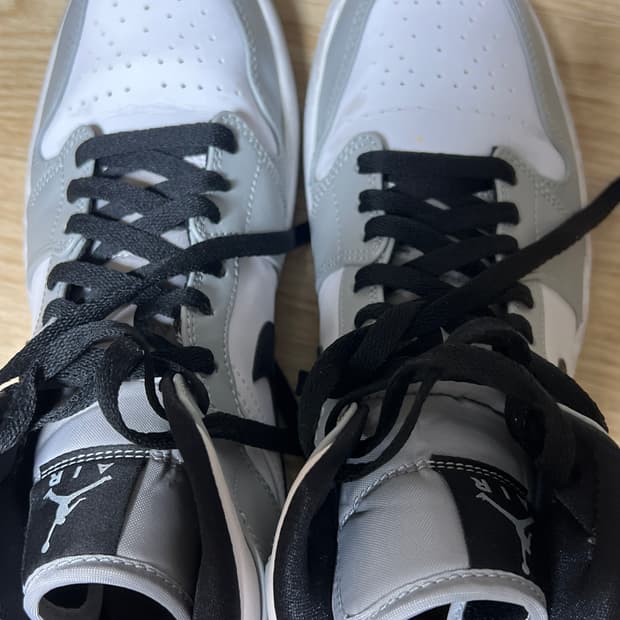 조던1 미드 라이트 스모크 그레이