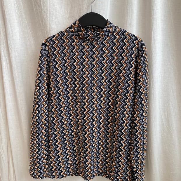 패턴 스트레치 하이넥 탑(M)