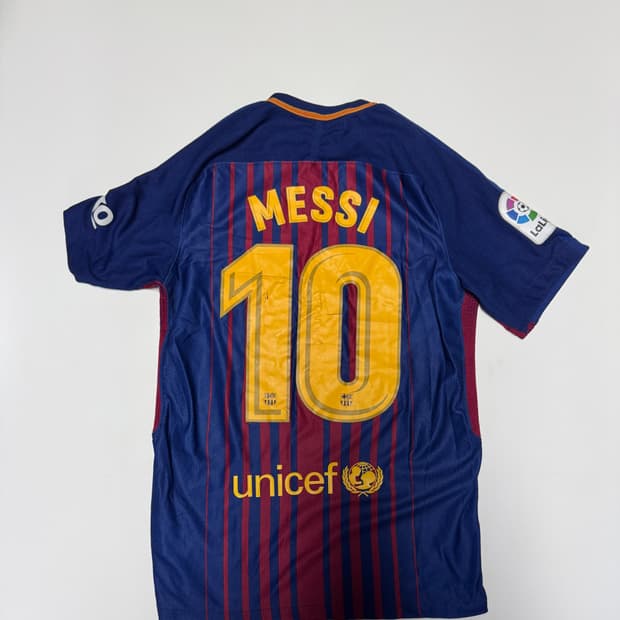 희귀!! 나이키 17-18 바르셀로나 메시 유니폼 티셔츠 S