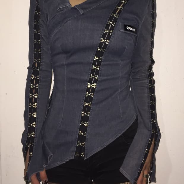 24ans 데님 컷아웃 롱슬리브 탑